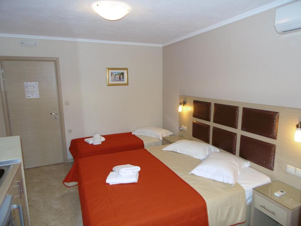 Gaia Studios & Apartments Nea Plagia Chambre photo